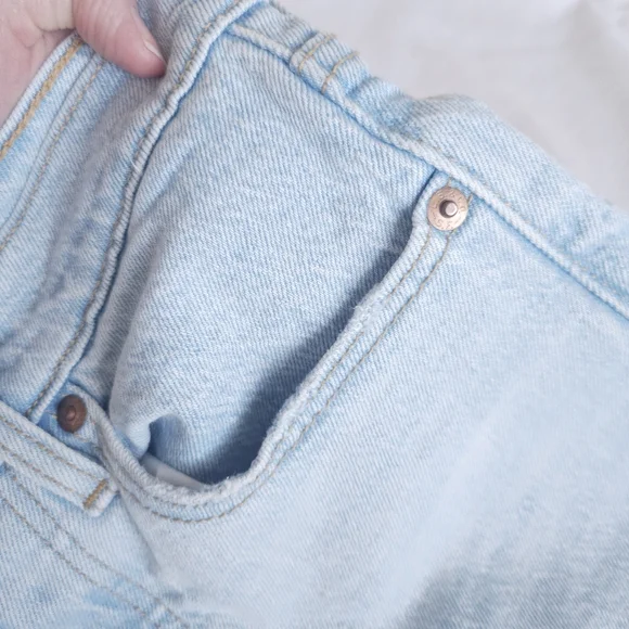 Levi's Light Wash High Rise Wedgie Skinny Ankle Jeans ✨️LIKE NEW✨️ - Picture 8 of 16